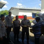 Jaga Stabilitas Pangan, Polsek Gerung Dampingi Penjualan Jagung